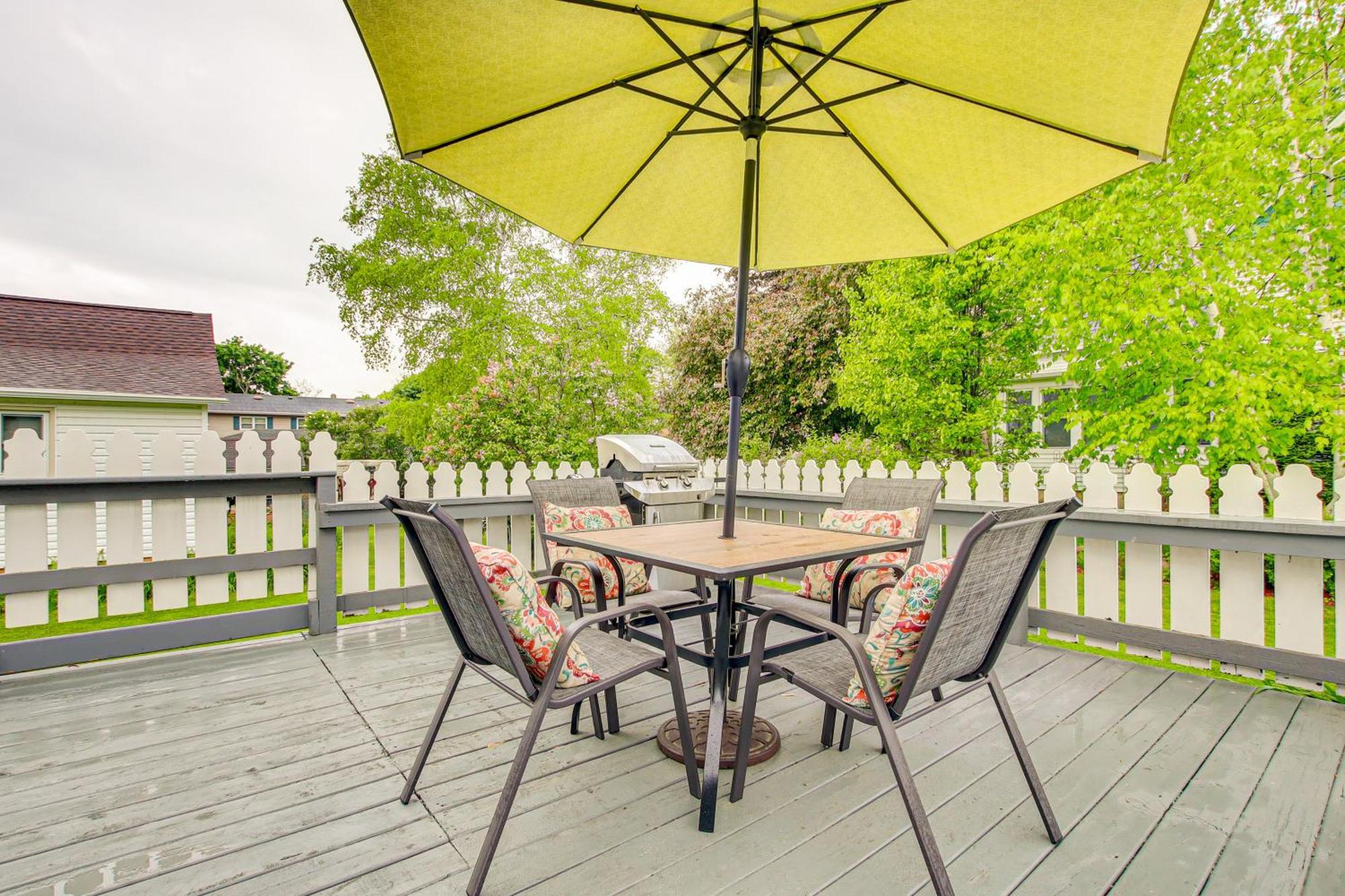 Lavish House With Patio - 2 Blocks To Green Lake! Exteriör bild